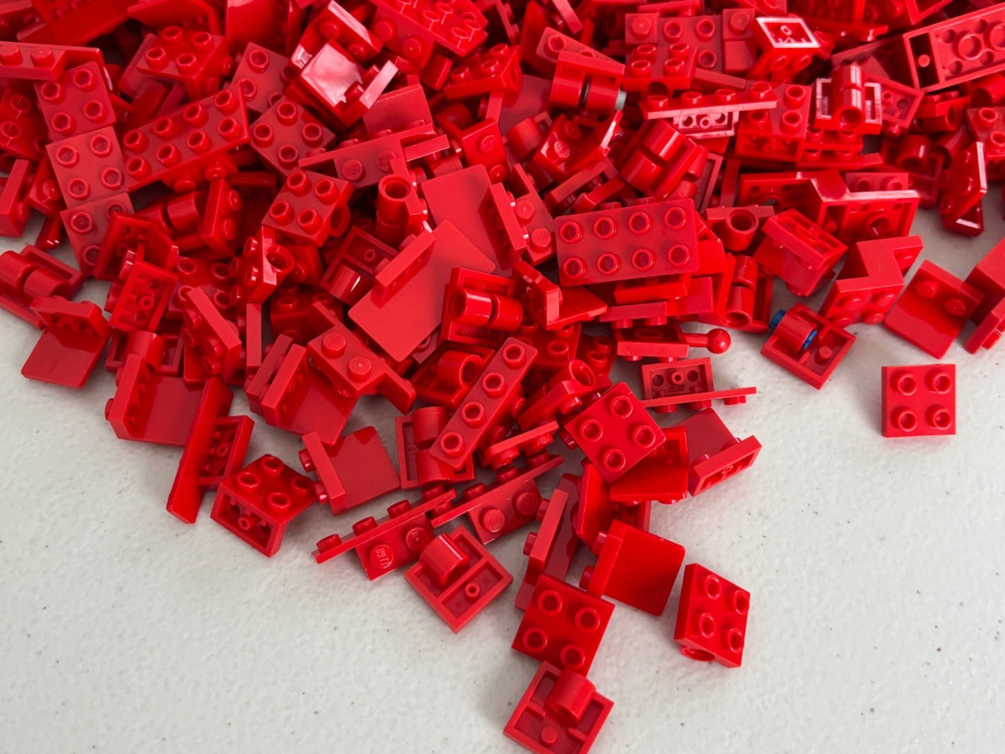 SHIPS FREE!! LEGO BULK LOT of 50 RED BRACKETS BRACKET