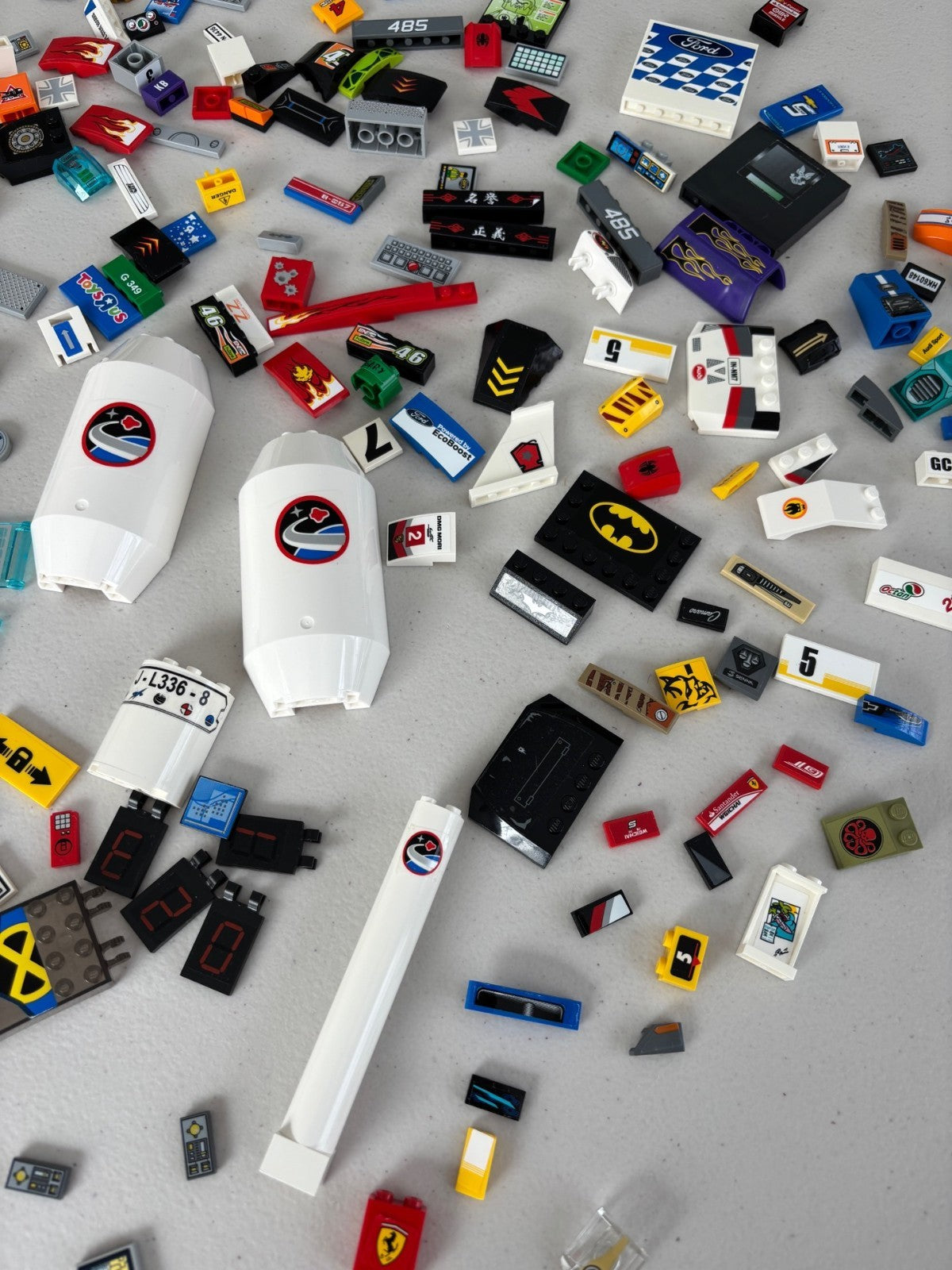 LEGO HUGE LOT of 200 Decorated Stickers Sticker Printed BRICK TILES etc (Lot 15)