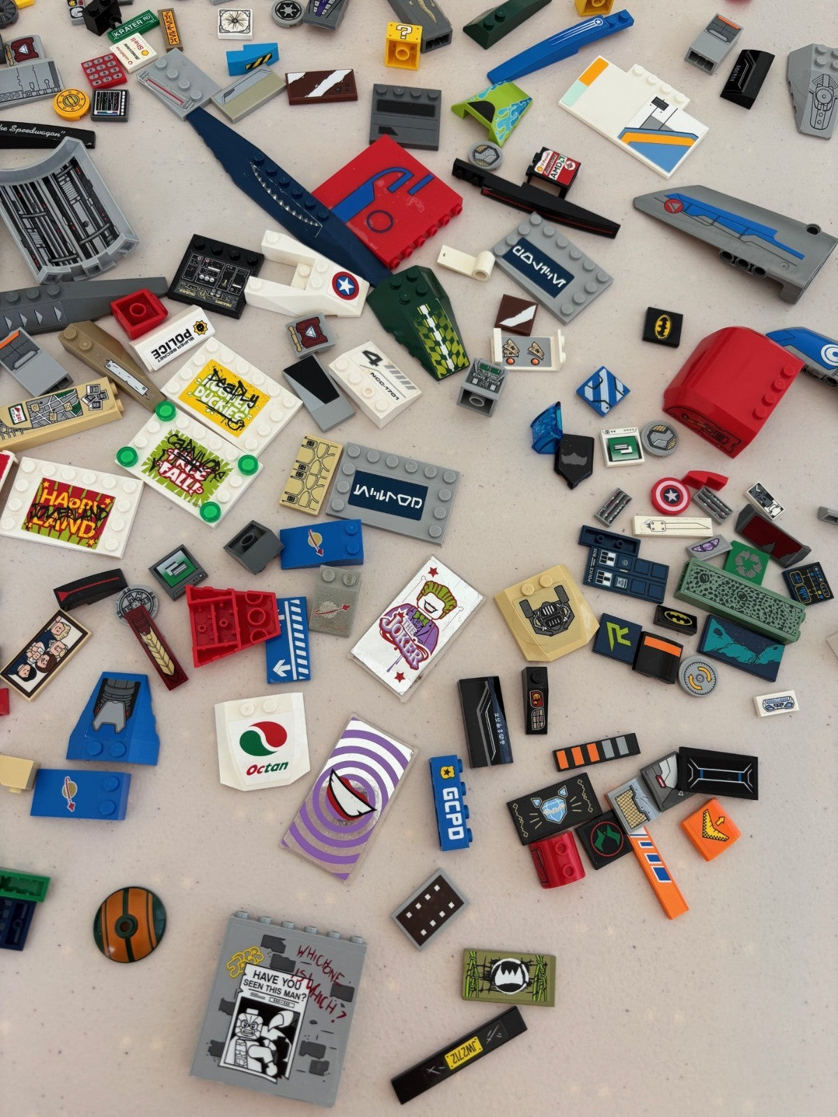 LEGO HUGE LOT of 200 Decorated Stickers Sticker Printed BRICK TILES etc (Lot 11)