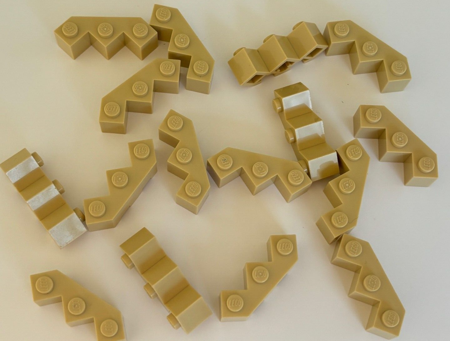 SHIPS FREE!! LEGO 2462 TAN BRICK MODIFIED FACET 3 X 3 LOT of 16 PARTS