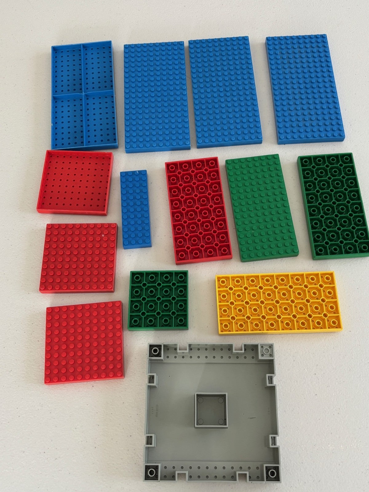 Lego Lot of 15 Brick 8x16 4x12 10x20 etc Thick Blue Red Green Baseplate Platform