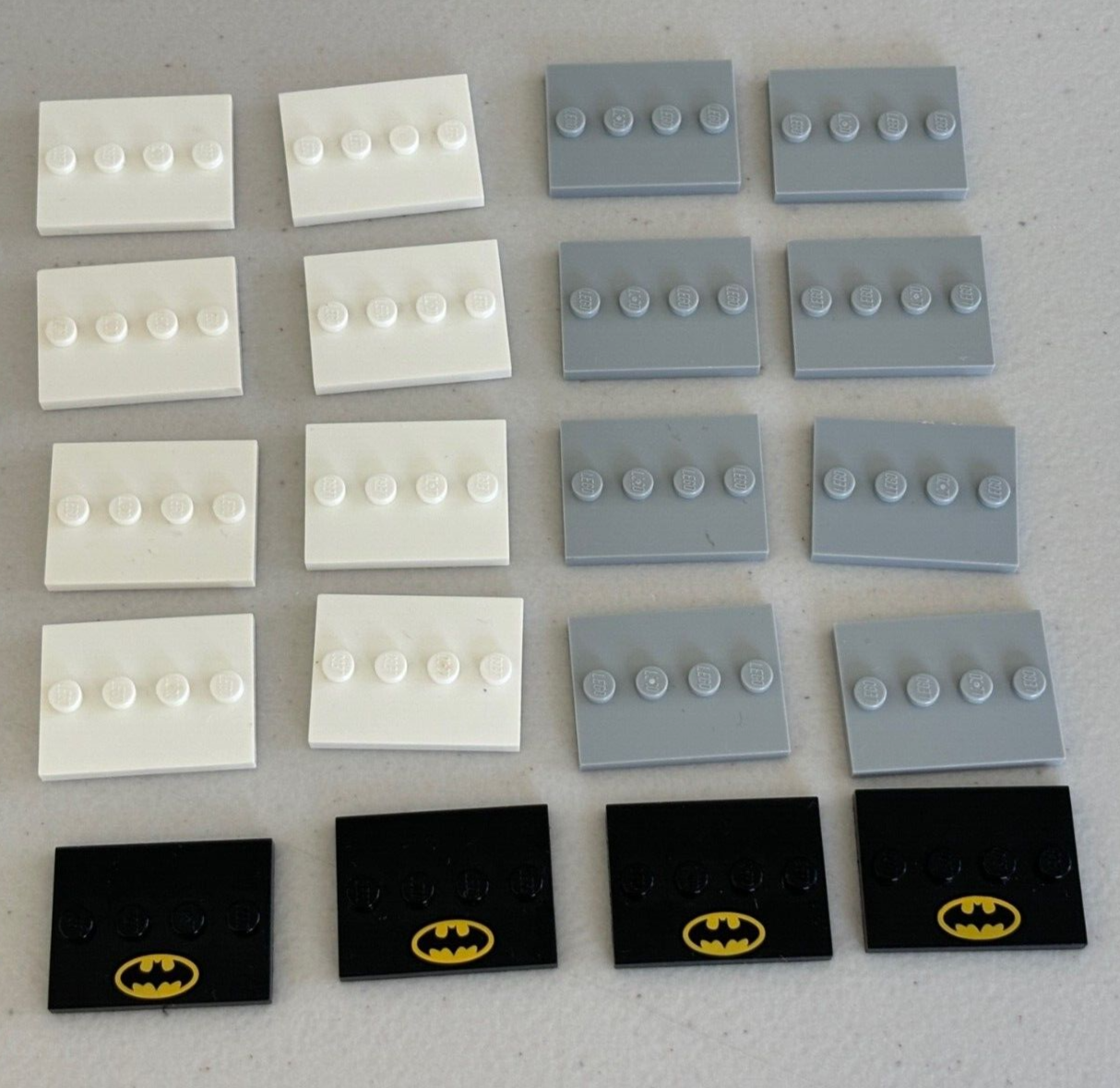 SHIPS FREE LEGO LOT OF 20 MINIFIGURE STAND PIECES 1 X 4 STUD DISPLAY PLATE