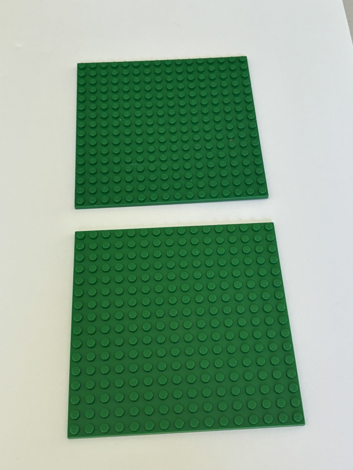 SHIPS FREE! LEGO 91405 Lot of 2 Base Plate Base Plates Board 16x16 Green