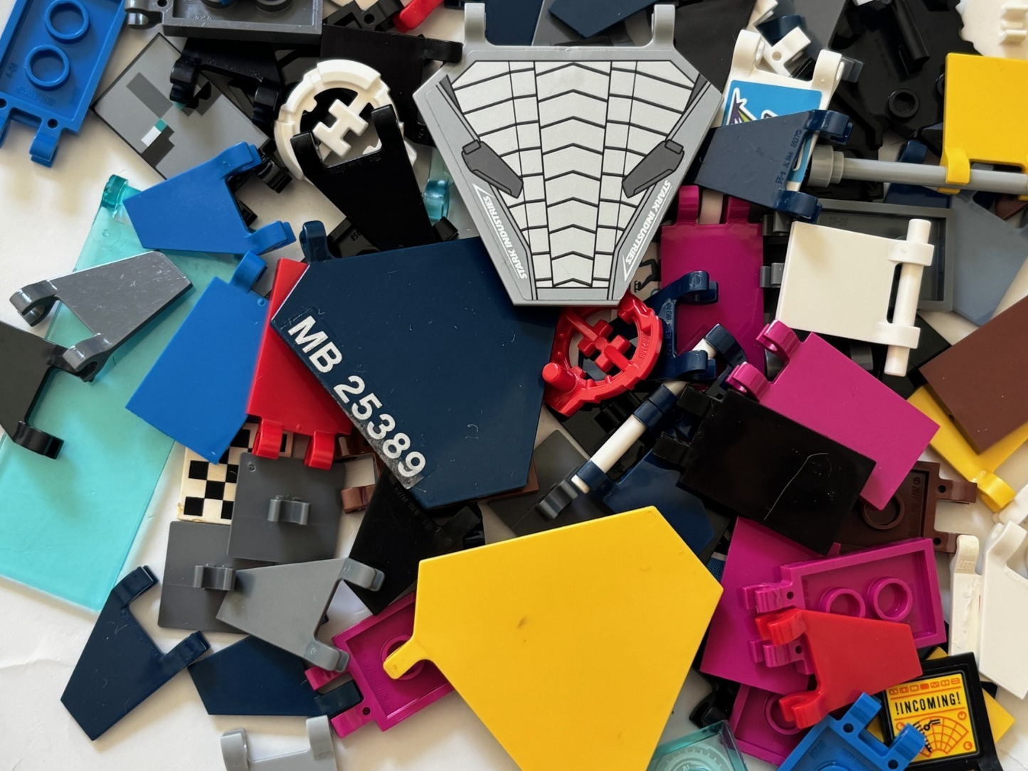 Lego Flags Sign Clips etc Lot of 100 Mixed Random Square Hexagonal Trapezoid 6x4