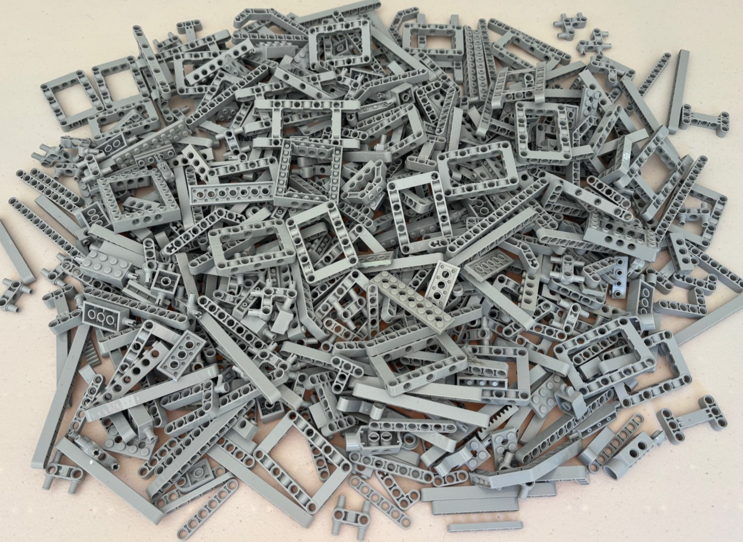 SHIPS FREE! LEGO Lot (100) Light Bluish Gray Technic Brick, Lift Arm, Mindstorms