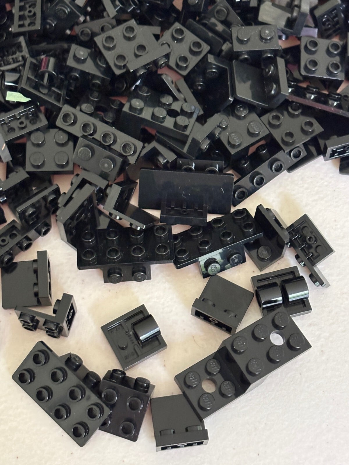 SHIPS FREE!! LEGO LOT of 100 BLACK BRACKETS & Plate w Holes 2817 2444 99207