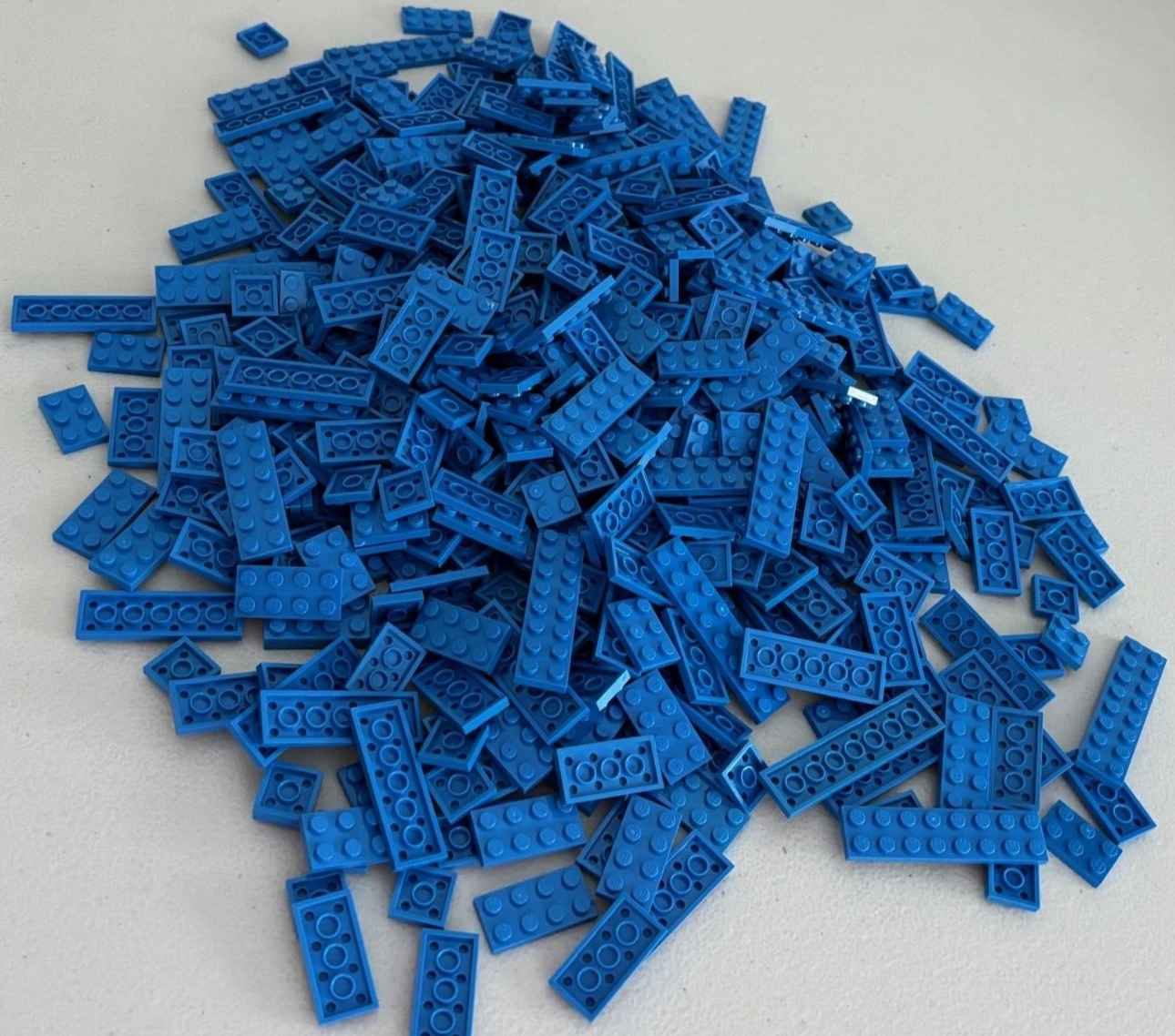SHIPS FREE! LEGO HUGE LOT OF 200 BLUE FLAT PLATES 2X3 2X4 2X6 2X8 2x10 3034 3795