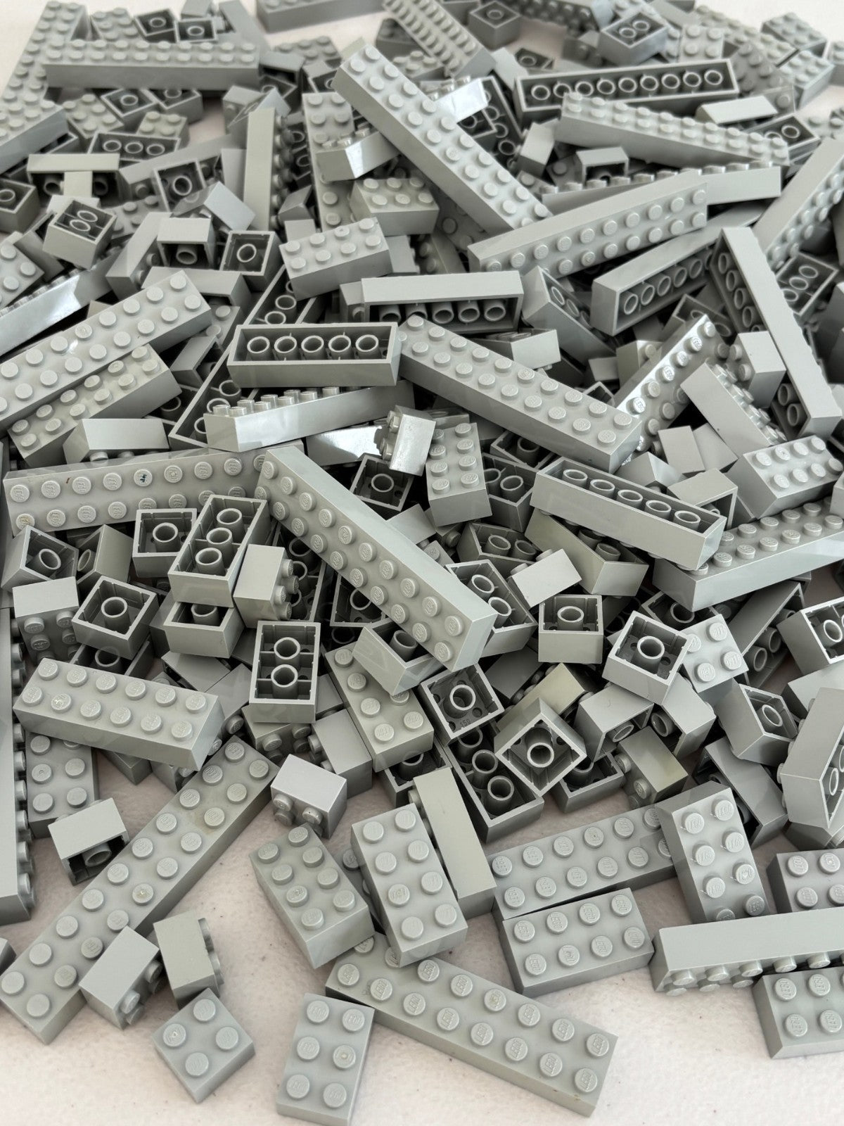 SHIPS FREE! LEGO LOT OF 30 OLD LIGHT GRAY 2x2 2x4 2x6 2x10 etc BIG BRICK 2456