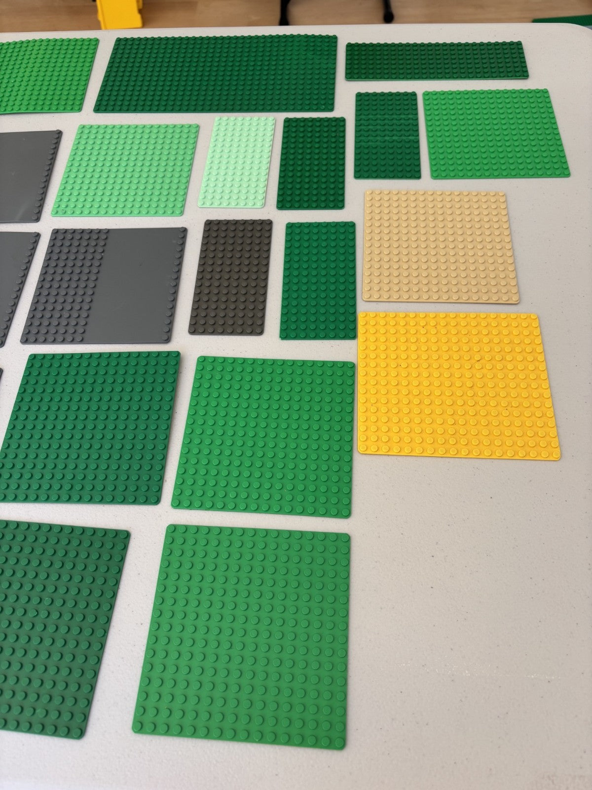 LEGO Thin Baseplate Lot of 20 Vintage Plates 16x32 16x16 Green 8x24 16x18 Yellow
