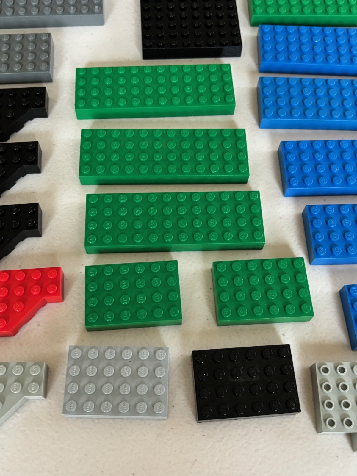 LEGO Huge Lot of 24 8x16 4x12 4x6 etc Thick Brick Baseplate Gray Green Red Blue