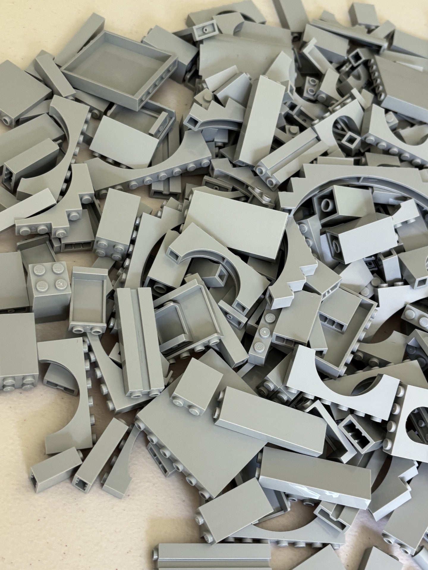LEGO Lot of 50 Light Bluish Gray Castle Random Mix Arches Walls Bricks Pillars