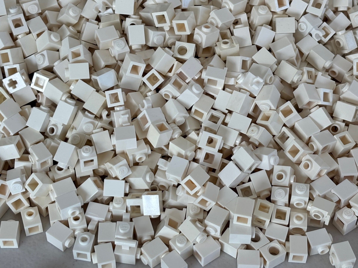 LEGO HUGE LOT 200 Pieces White Brick 1x1 Bulk Parts Lot 3005 Mixed