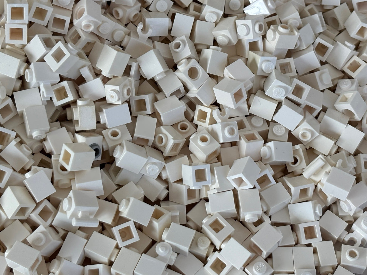LEGO HUGE LOT 200 Pieces White Brick 1x1 Bulk Parts Lot 3005 Mixed