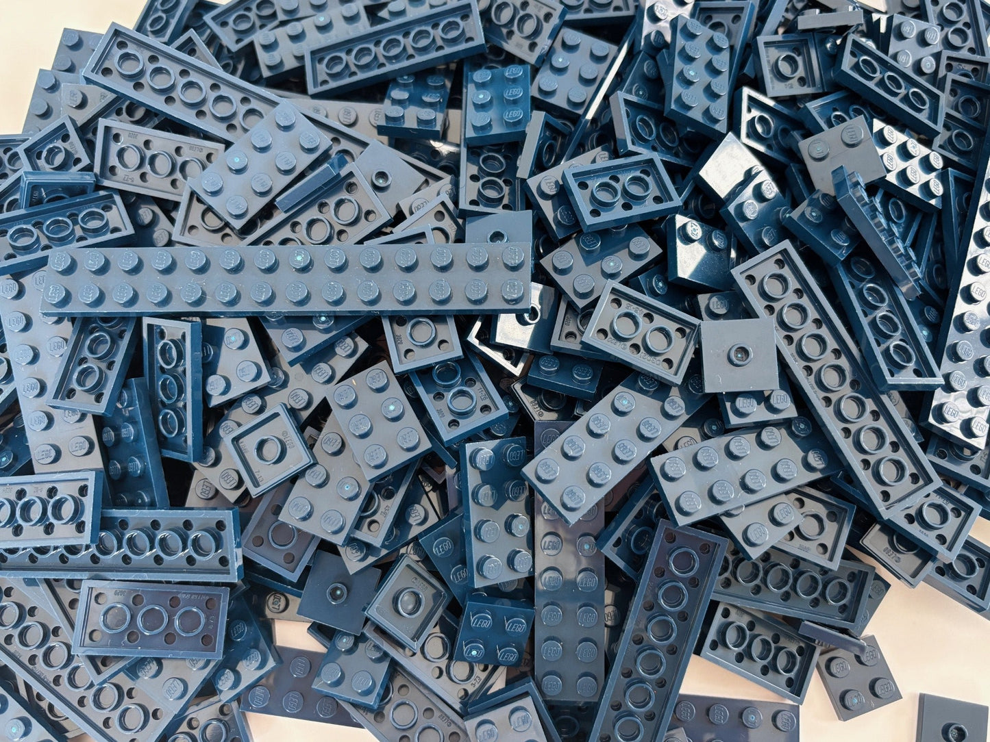 LEGO LOT OF 100 DARK BLUE NAVY FLAT PLATE 2X2 2X3 2X4 2X6 2X8 3795