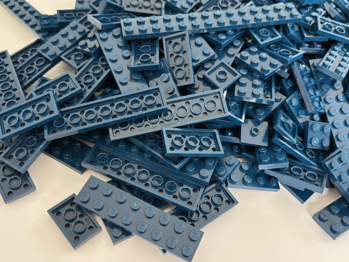LEGO LOT OF 100 DARK BLUE NAVY FLAT PLATE 2X2 2X3 2X4 2X6 2X8 3795