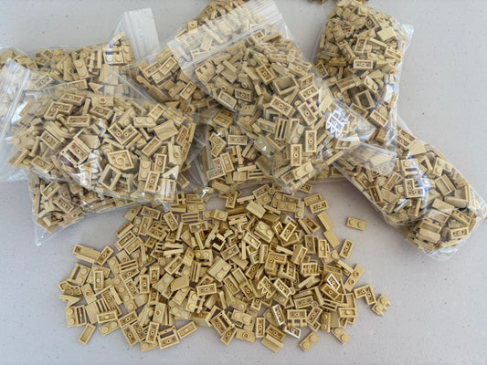 LEGO Lot of 200 TAN 1x2 Plate Tile Grill Handle Hinge Technic Parts Mix