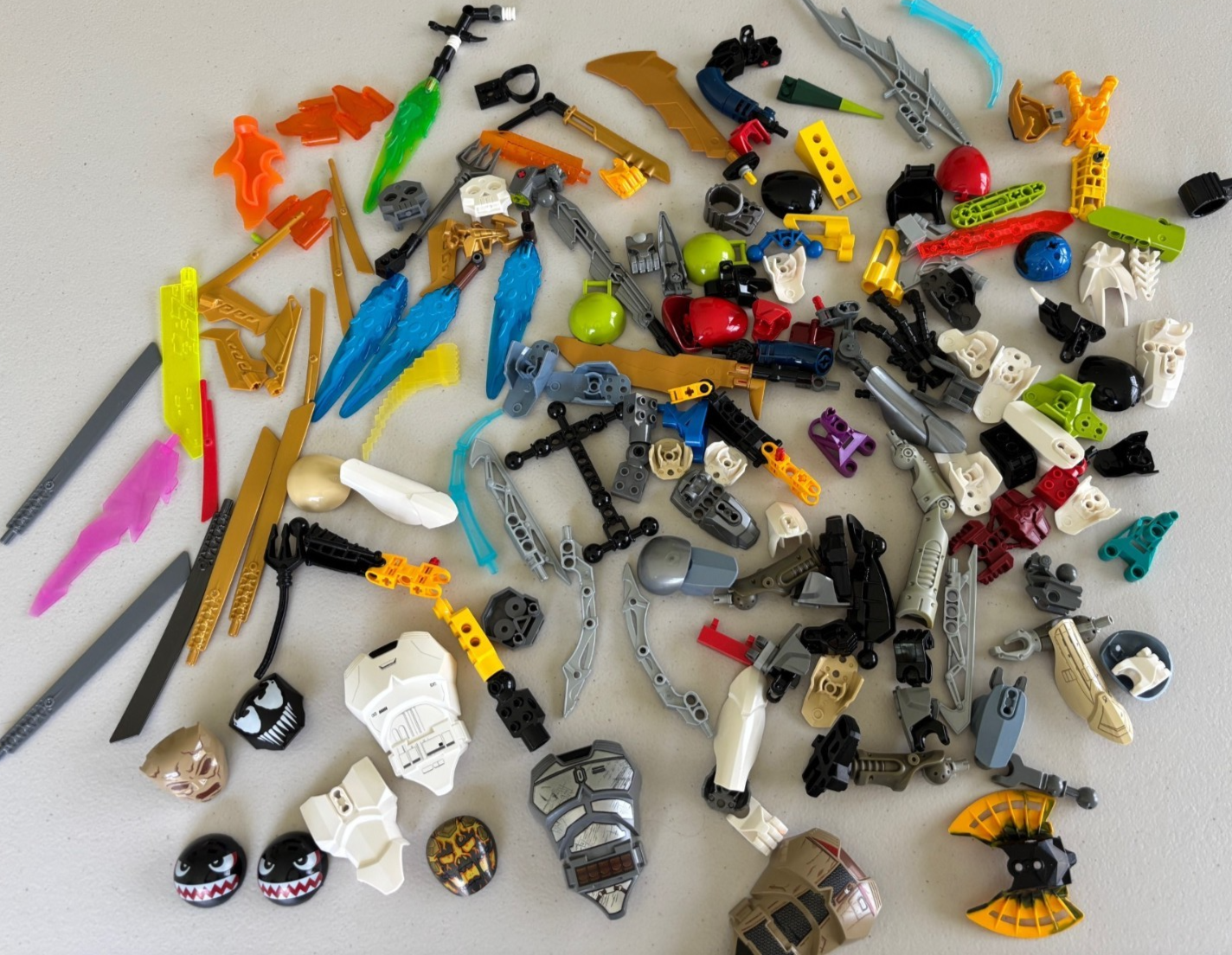 LEGO 1 lb Lot BIONICLE MIXED LOT, Pieces, Weapons, Mixed Parts As Shown In Photo