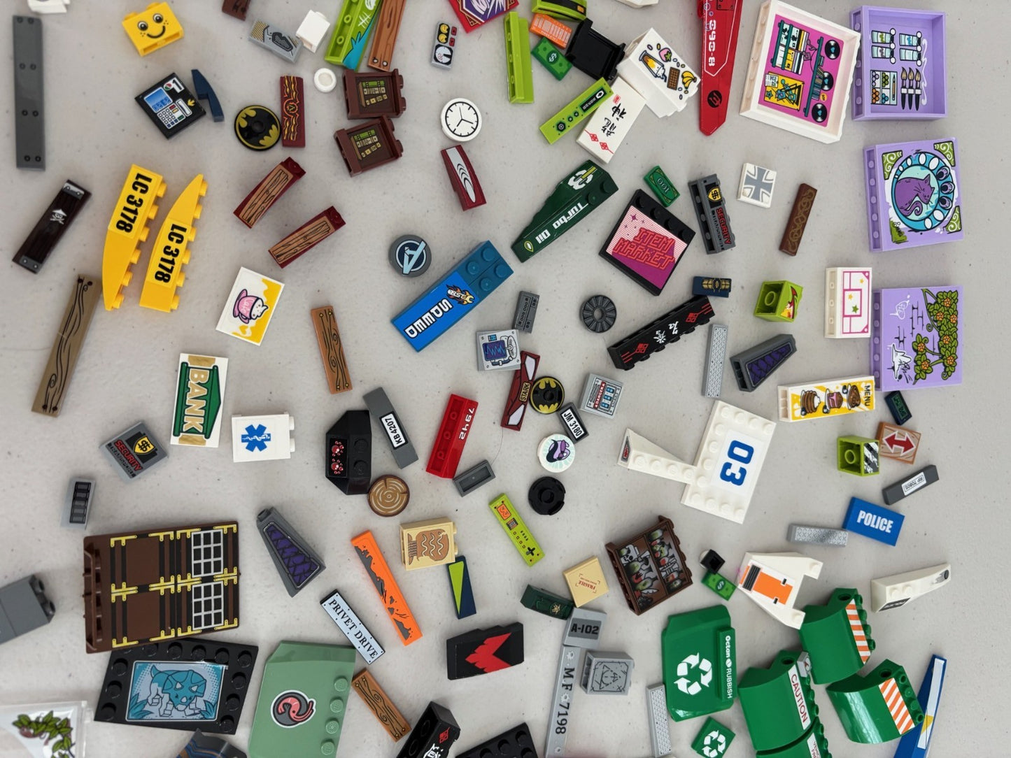 LEGO HUGE LOT of 185 Decorated Stickers Sticker Printed STAR WARS etc (Lot 19)