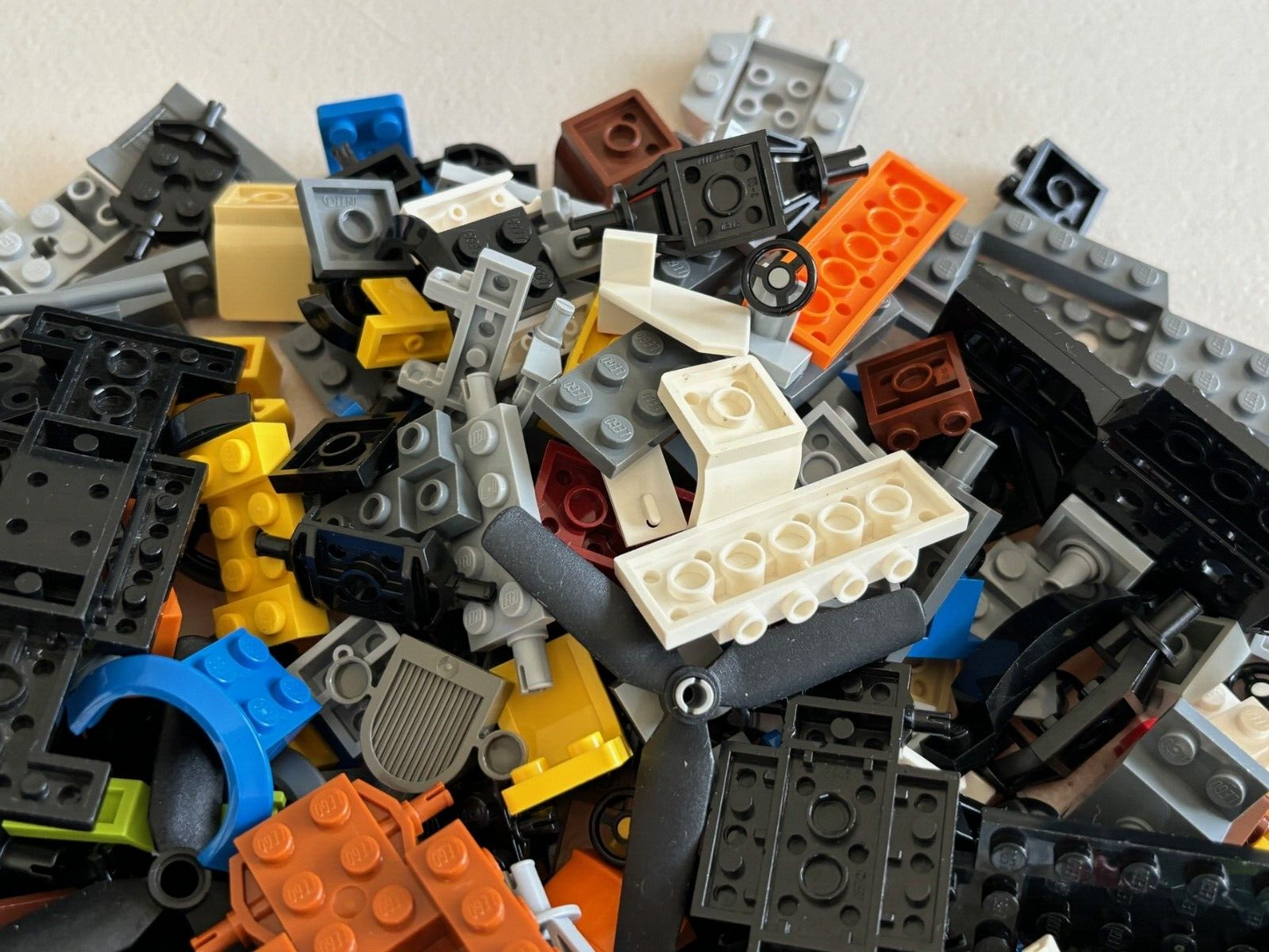 SHIPS FREE! Lego Bulk 200 Lot Vehicle Car Parts Engine Mudguards Wheel Holders +