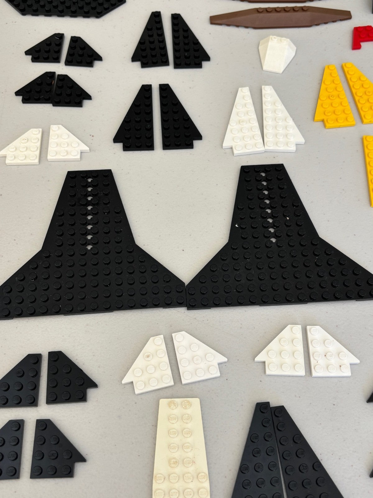 LEGO Wedge Wing Plate & More Parts Lot of 70 + Parts Old Vintage Space as shown
