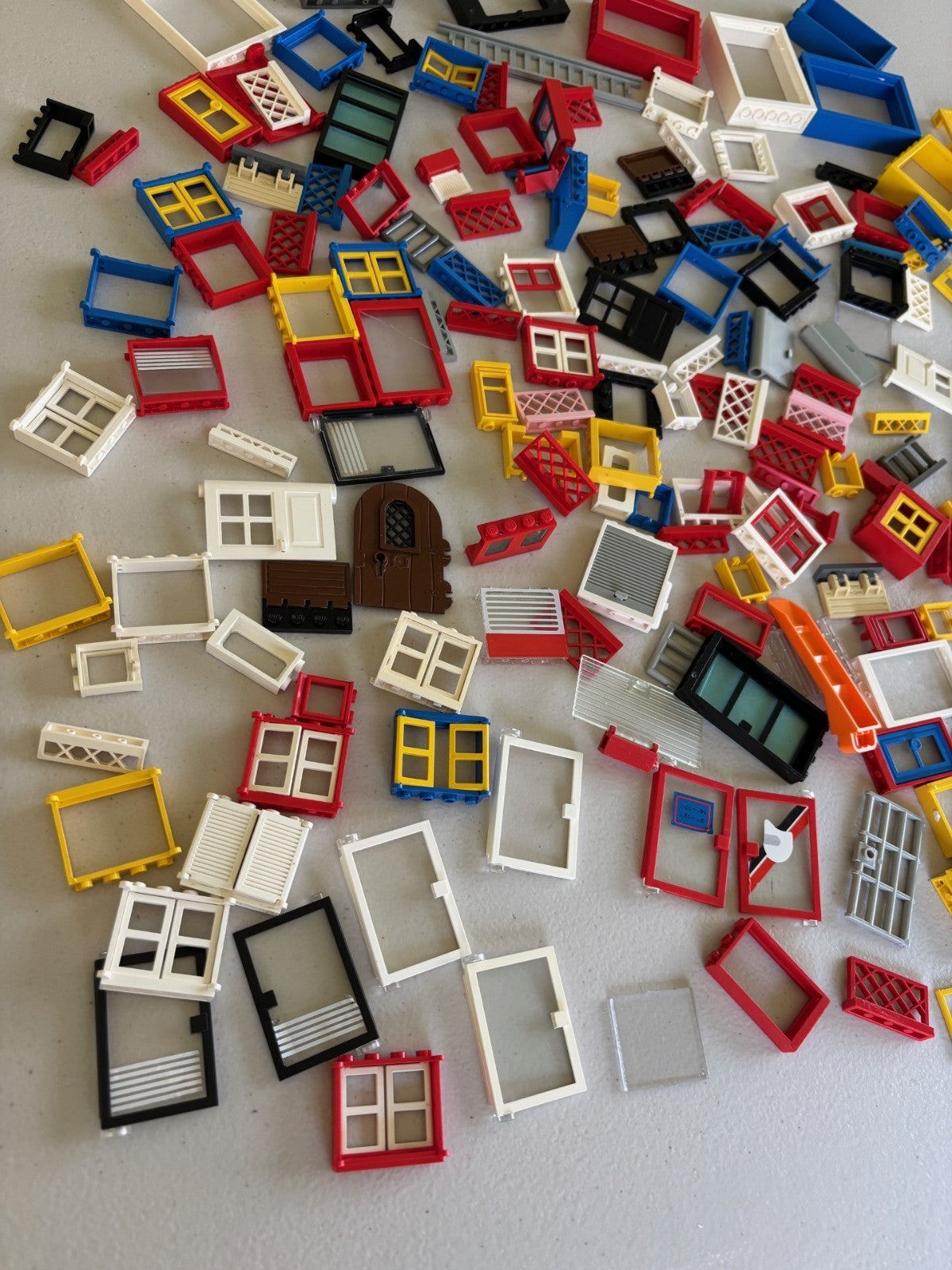 LEGO VINTAGE Windows Doors Fences Shutters Pirate Train Lot as Pictured (Lot 2)