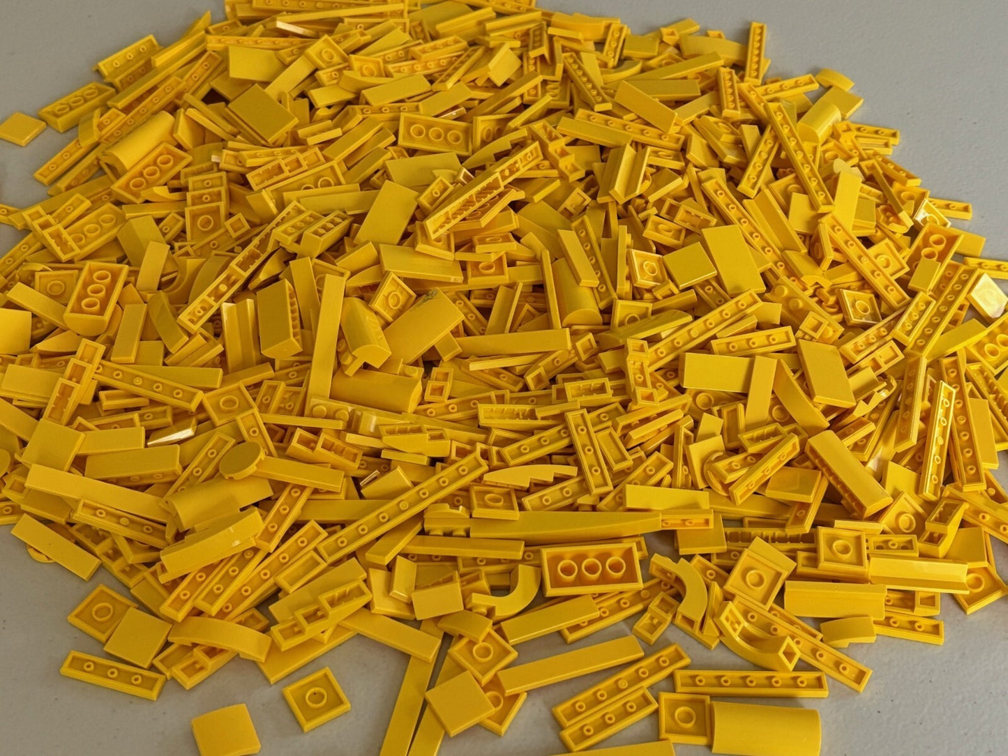 SHIPS FREE!! LEGO Lot of 60 YELLOW 2x4 1x4 1x6 1x8 6636 Finishing Smooth Tile