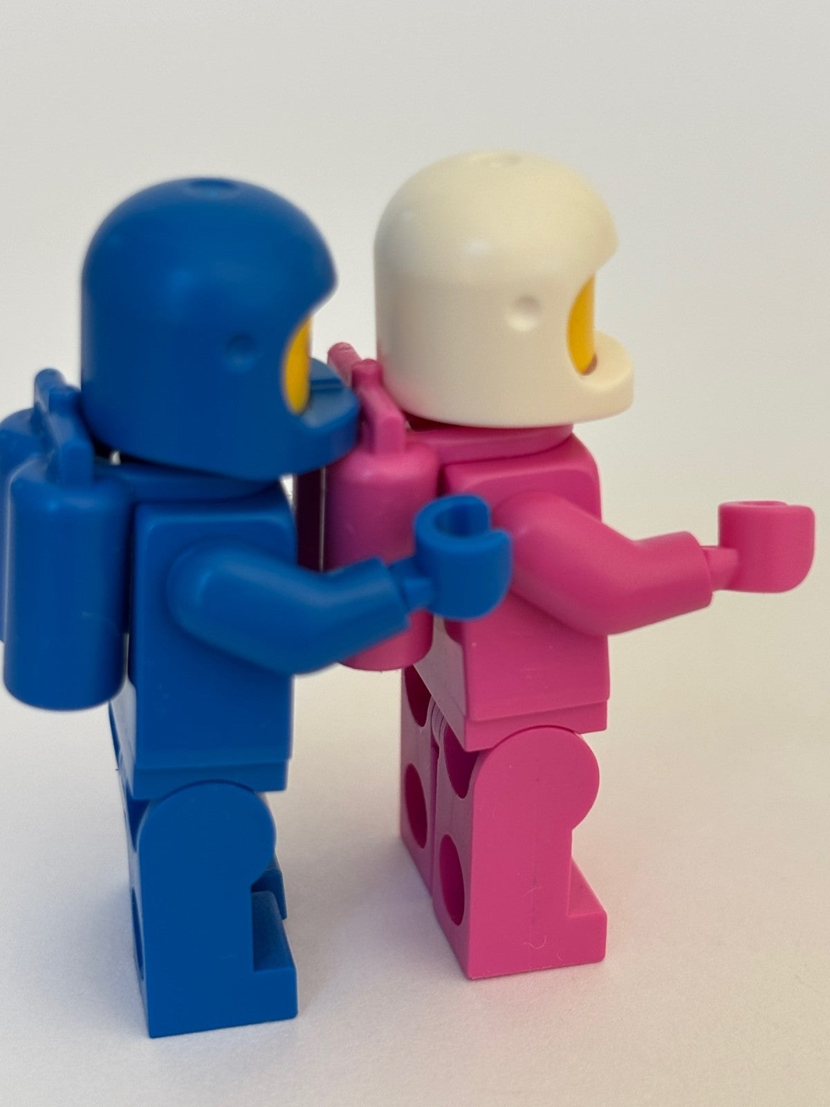 LEGO Lenny Minifigure  70841 Pink Classic Space Astronaut & Blue Spaceman (Benny