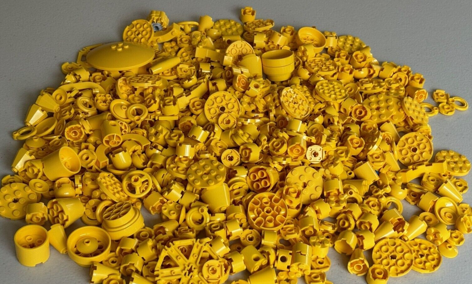 SHIPS FREE!! LEGO LOT of 100 YELLOW ROUND Brick Plate Mixed Parts