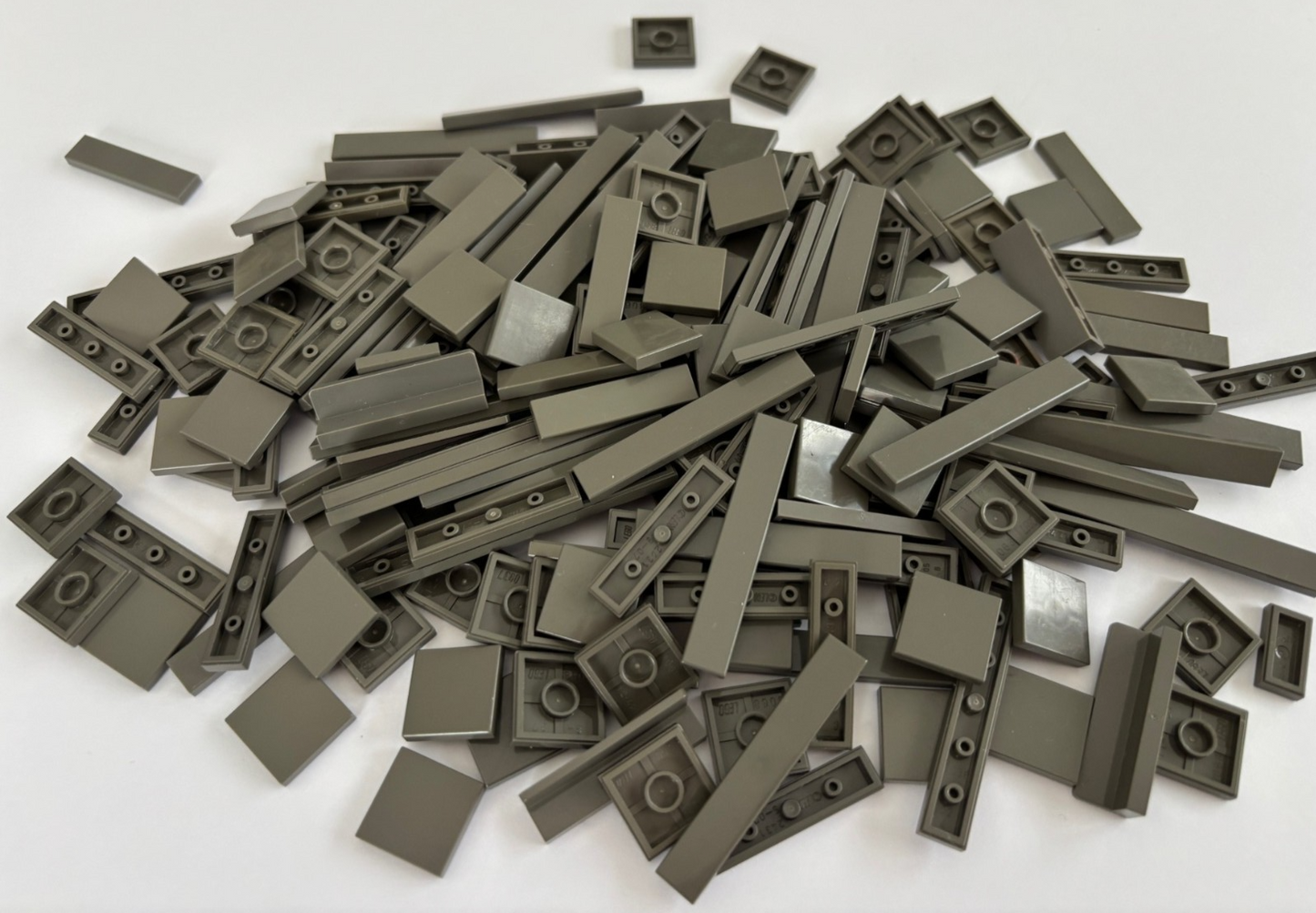 SHIPS FREE! LEGO Lot 60 OLD DARK GRAY 2x2 1x4 1x6 1x8 etc Finishing Smooth Tile