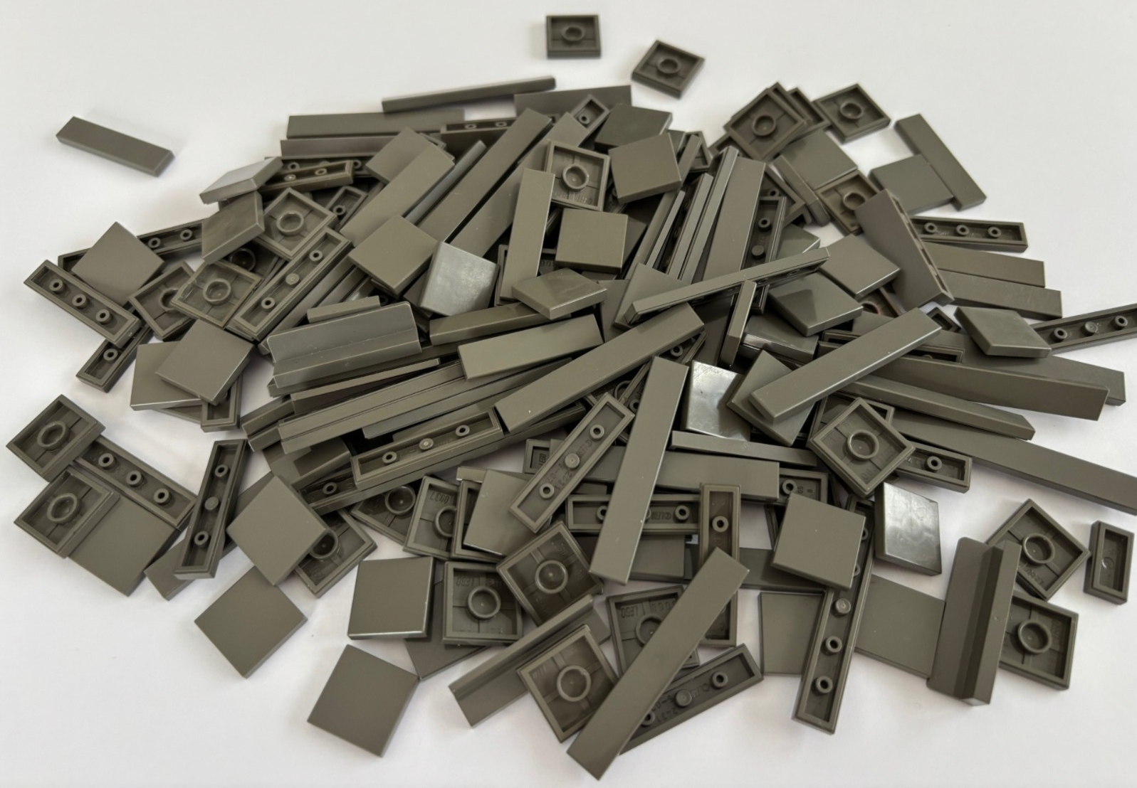 SHIPS FREE! LEGO Lot 60 OLD DARK GRAY 2x2 1x4 1x6 1x8 etc Finishing Smooth Tile