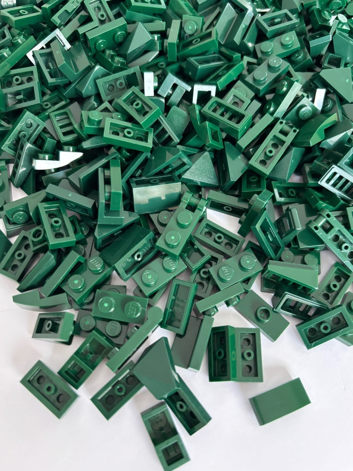 SHIPS FREE!! LEGO Lot of 100 DARK GREEN 1x2 Plate Tile Grill Handle Parts Mix