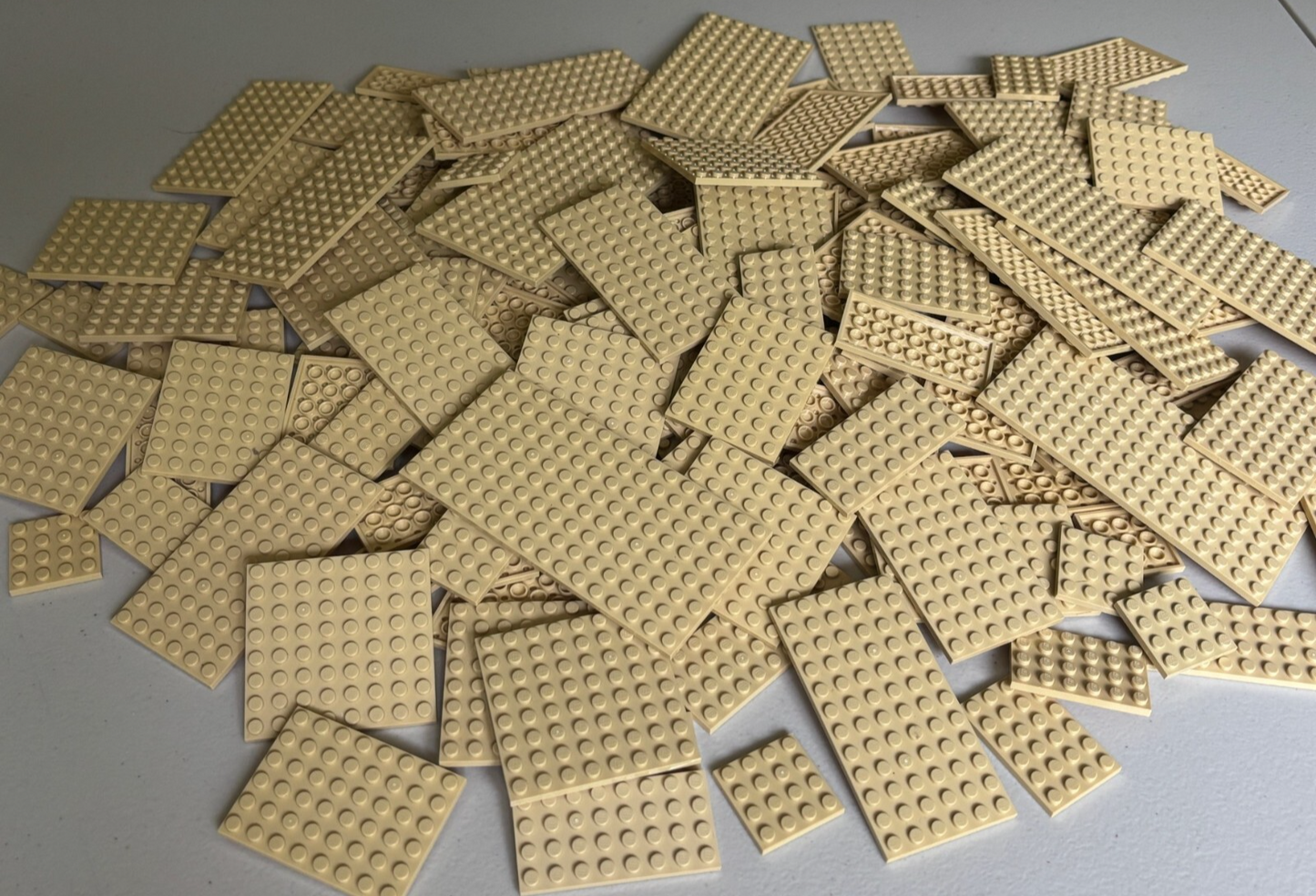 SHIPS FREE!! Lot of 25 LEGO Tan Random Mixed Size Baseplates Base Plate
