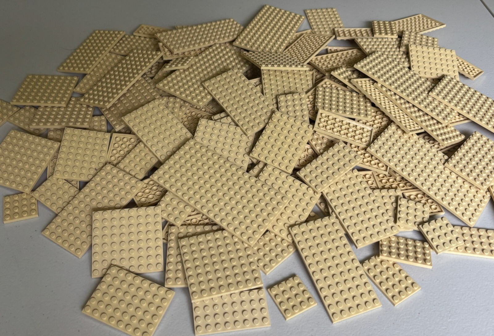 SHIPS FREE!! Lot of 25 LEGO Tan Random Mixed Size Baseplates Base Plate