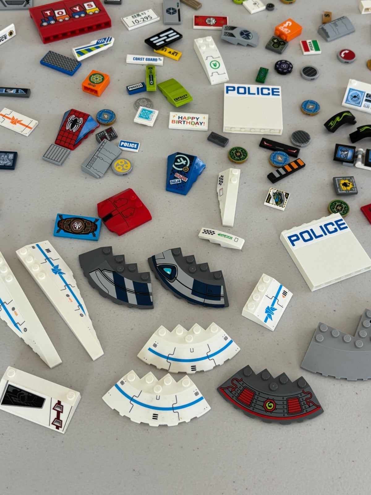 LEGO HUGE LOT of 188 Decorated Stickers Sticker Printed BRICKS TILES (Lot 3)