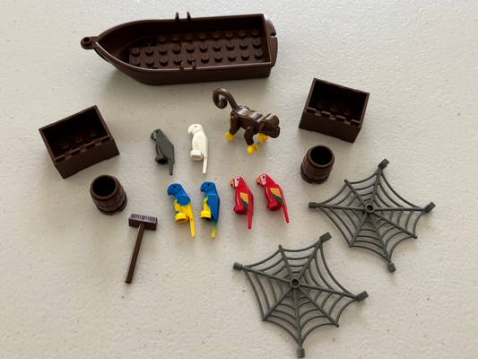 Lego Vintage Jungle Pirates Lot Monkey 2550 Dark Grey Parrot 2546 Boat Parrots