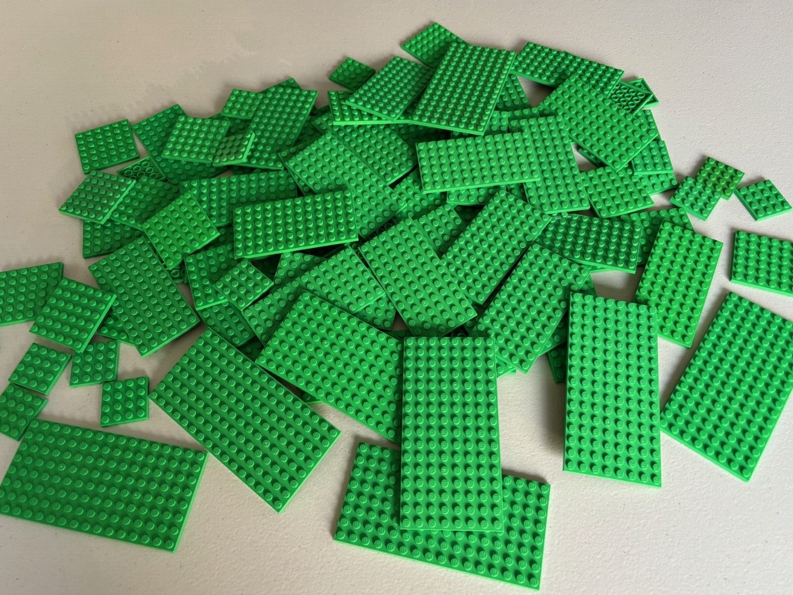 SHIPS FREE!! Lot of 25 LEGO BRIGHT GREEN Random Baseplates Base Plate