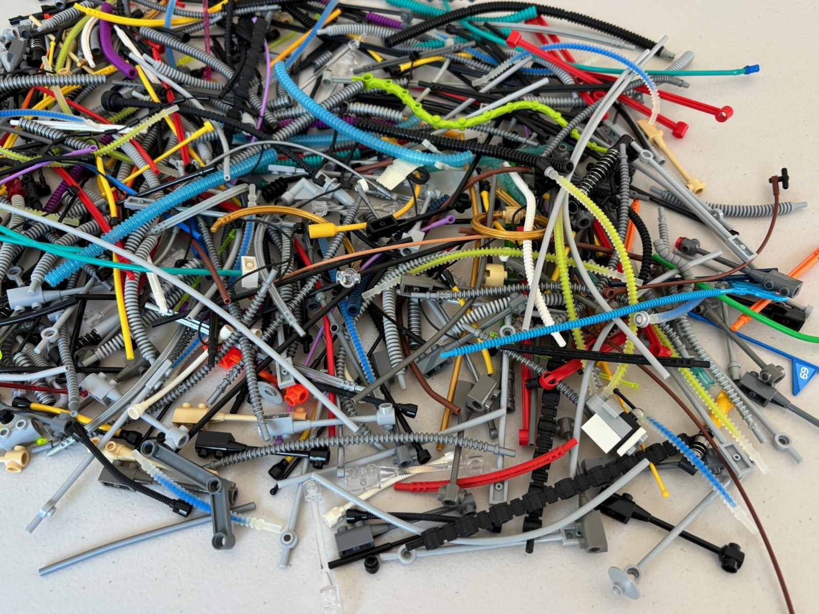 LEGO LOT OF 50 RANDOM PARTS Ribbed Hoses Flexible Tubes Rigid Bionicle & More