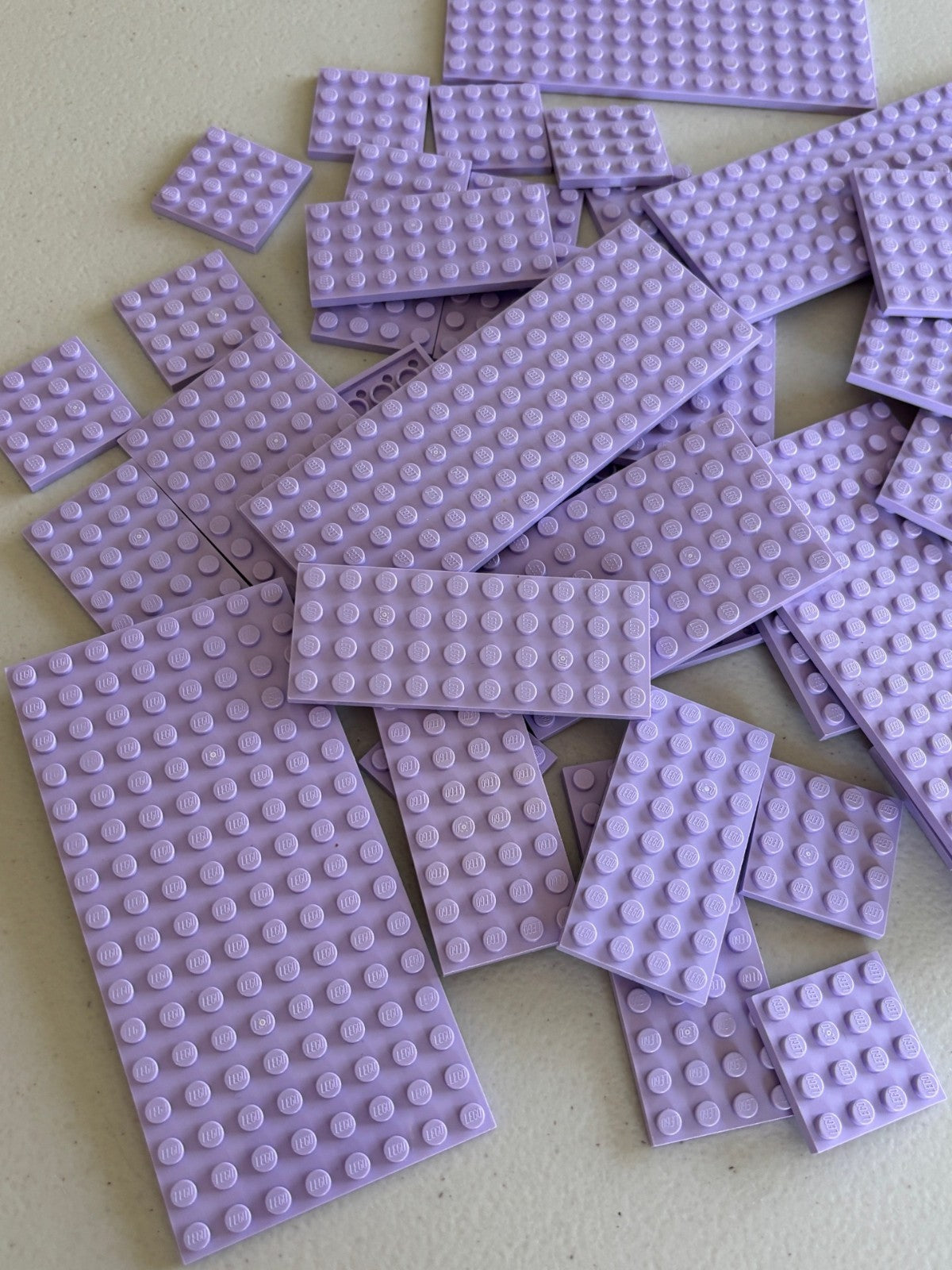 SHIPS FREE!! Lot 25 LEGO LAVENDER Baseplates Plate Mixed Sizes