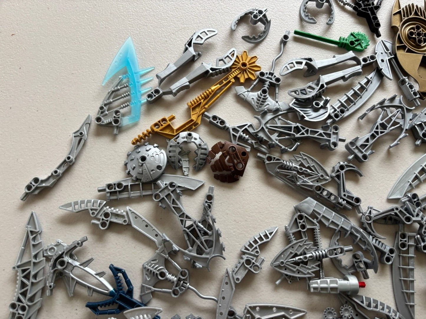 SHIPS FREE Lego Bionicle Weapons, Shield & Accessories Lot of 20 RANDOM SURPRISE