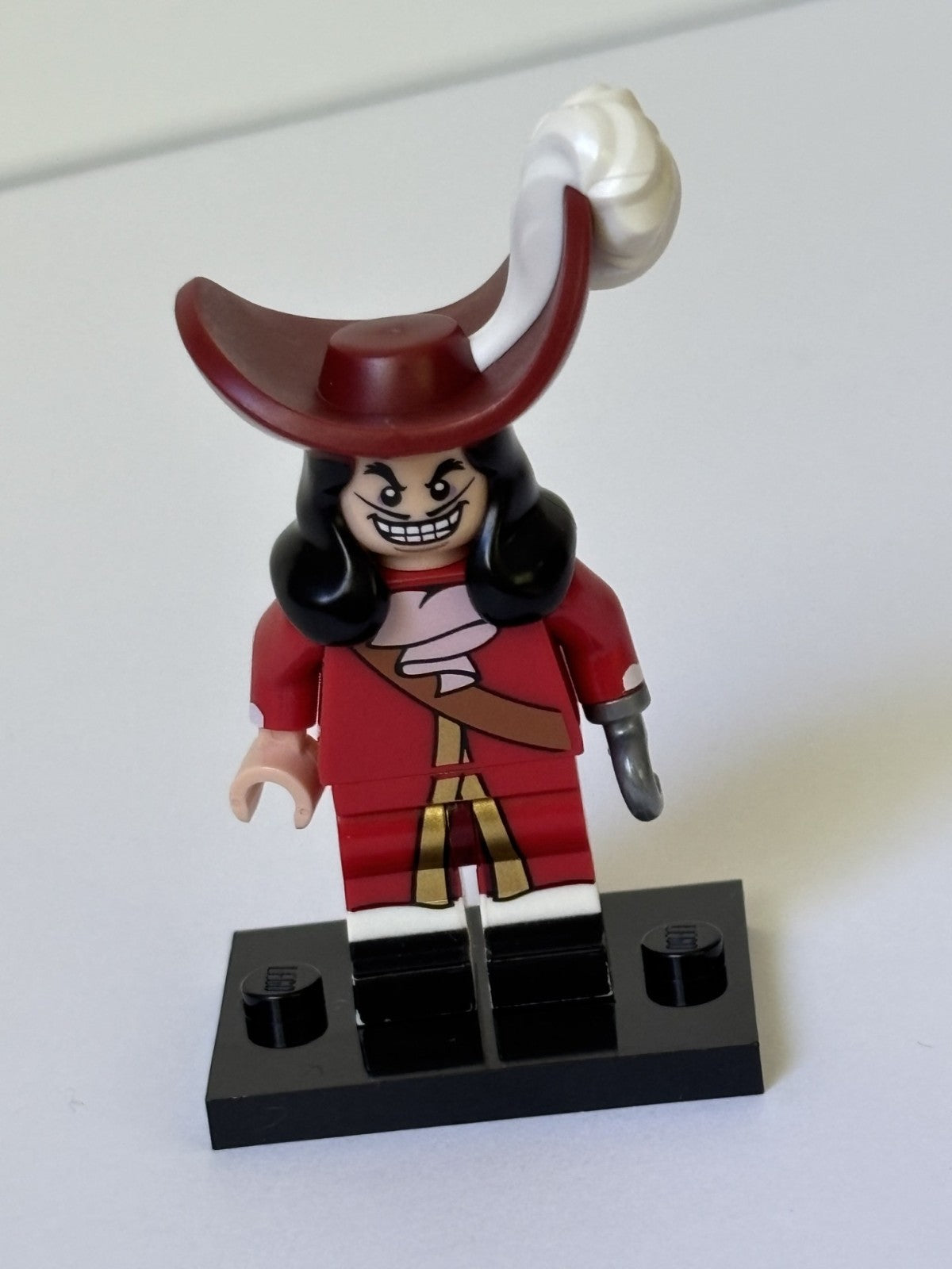 LEGO CAPTAIN HOOK MINIFIG DISNEY SERIES 1 COLLECTIBLE MINIFIGURE 71012 peter pan