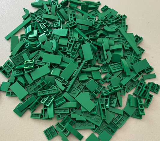 SHIPS FREE!! Lot of 60 LEGO GREEN 2x2 2x4 1x4 1x6 etc Finishing Smooth Tile Mix