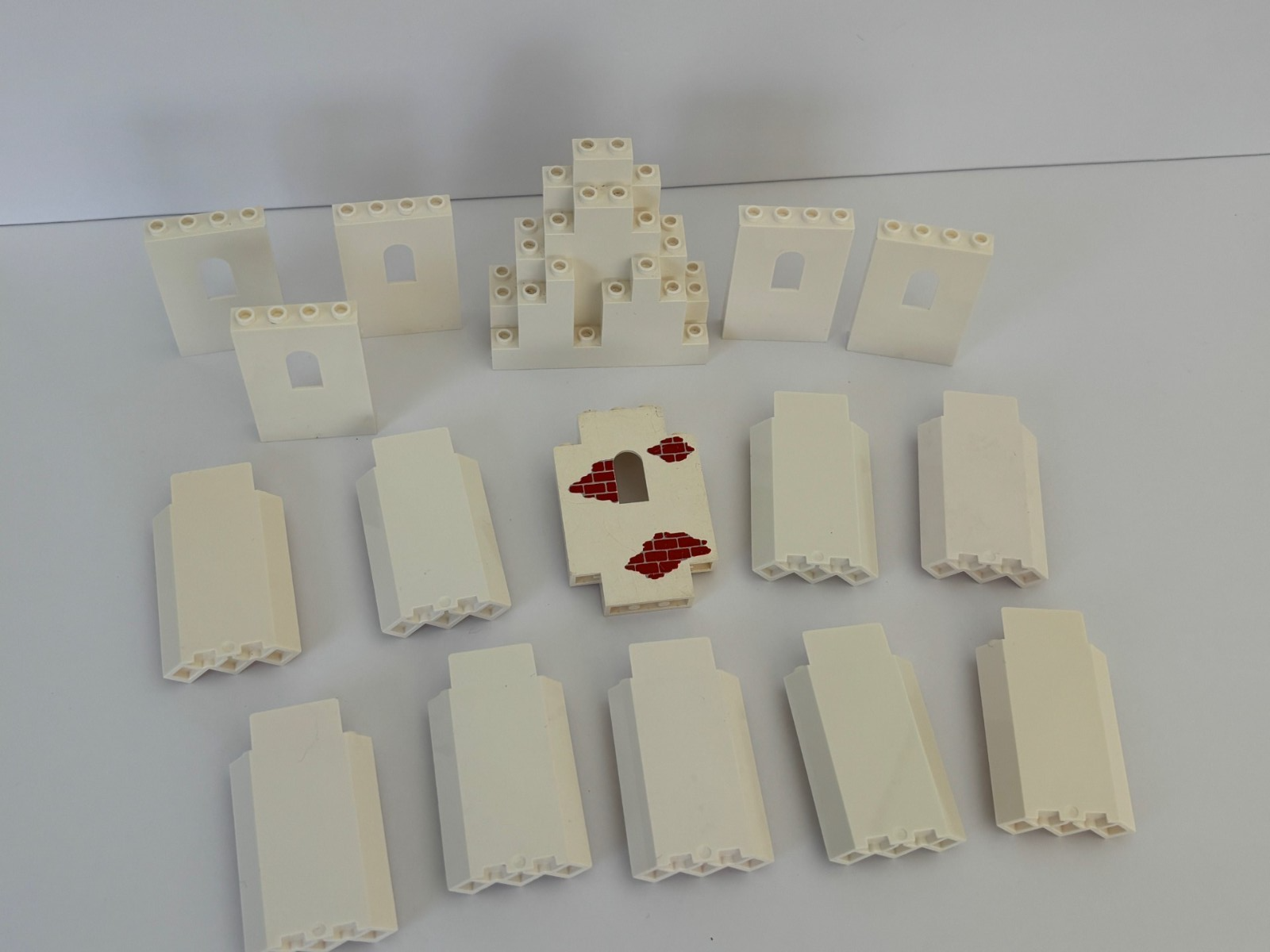 LEGO Lot of 16 Castle Window Wall Panels Lurp Rock Panel White
