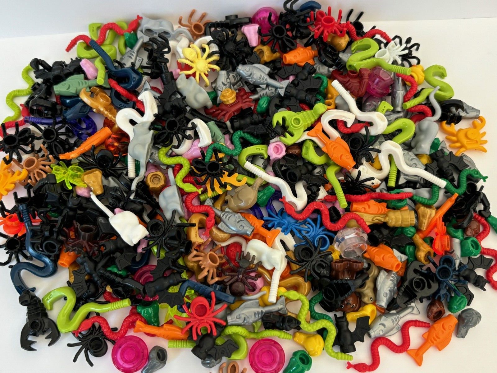 SHIPS FREE!! LEGO Lot 25 Snakes, Scorpions, Spiders, Bats, Mice, Frogs, Fish etc