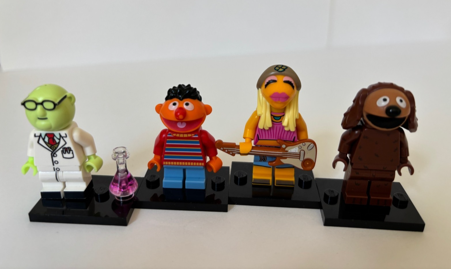 LEGO Minifigures The Muppets Series Disney Lot of 4 Rowlf Janice Ernie Bunson