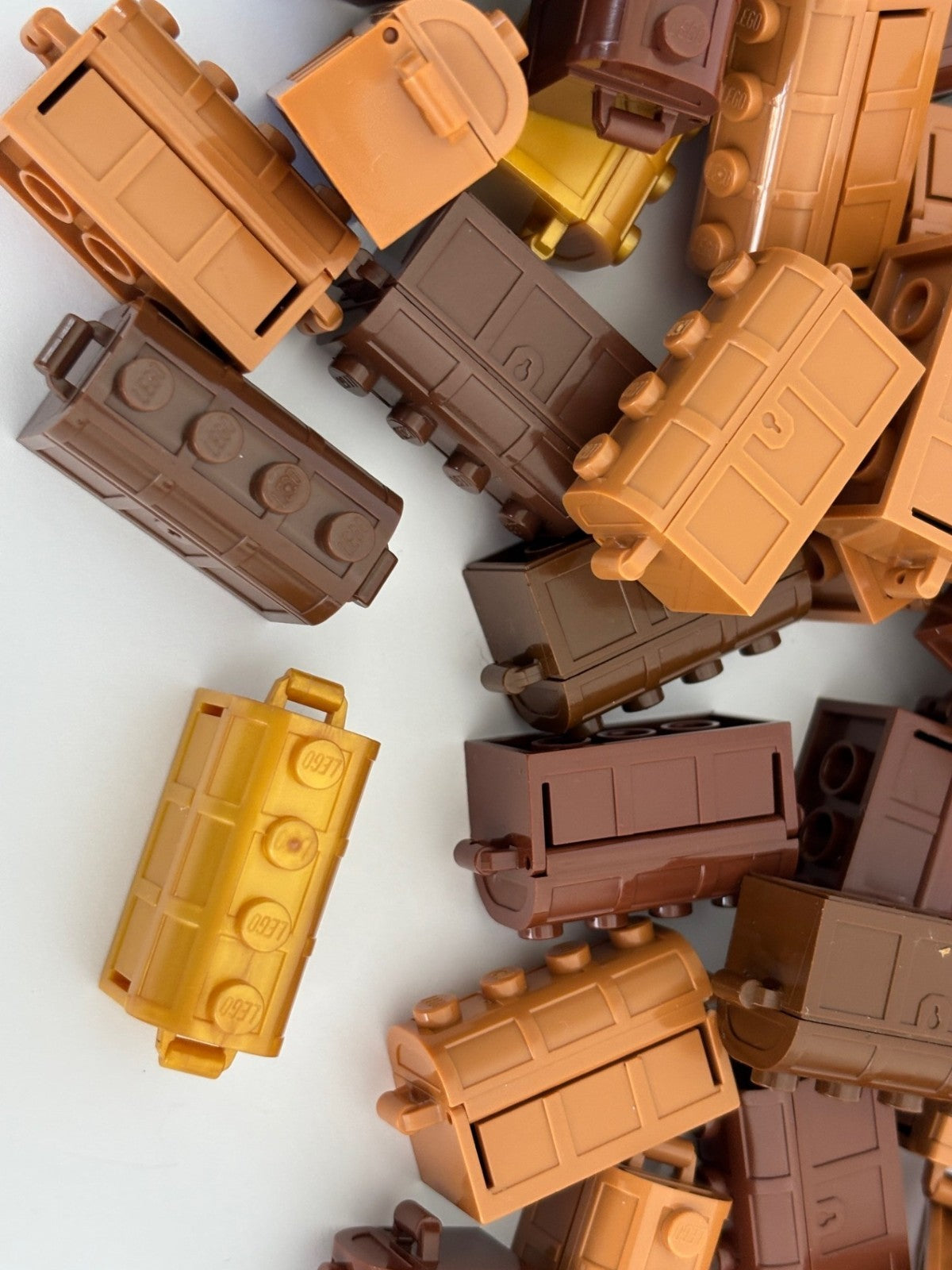LEGO LOT of 10 TREASURE CHEST RANDOM BROWN MEDIUM NOUGAT GOLD etc
