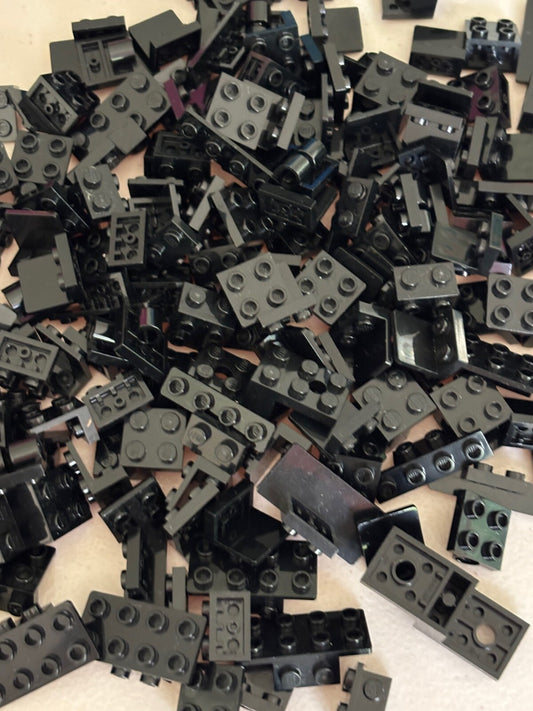 SHIPS FREE!! LEGO LOT of 100 BLACK BRACKETS & Plate w Holes 2817 2444 99207