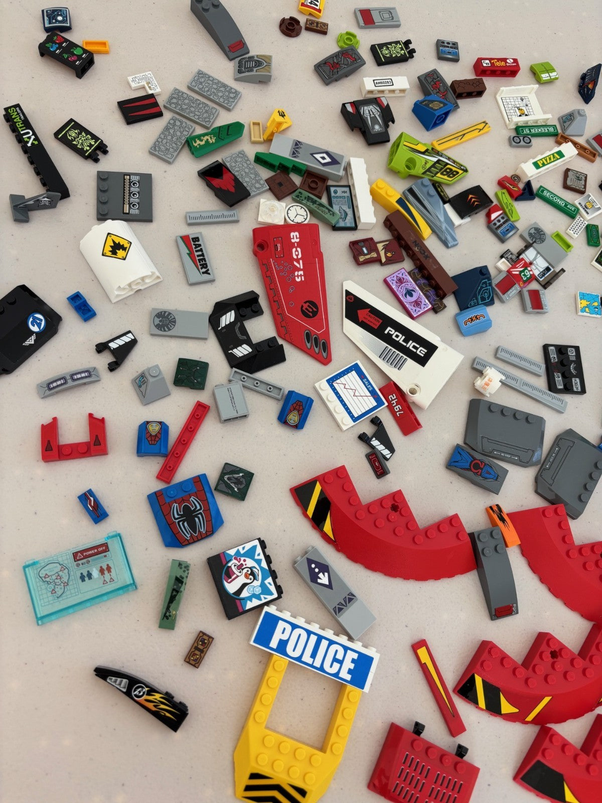 LEGO HUGE LOT of 185 Decorated Stickers Sticker Printed BRICK TILES etc (Lot 8)