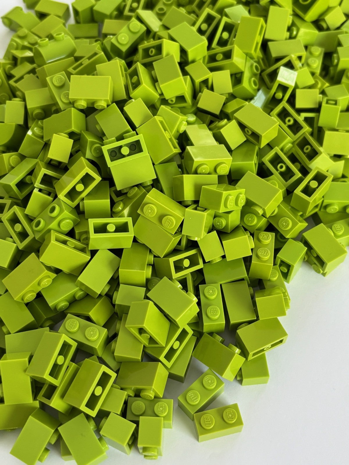 SHIPS FREE!! LEGO LIME BRICK 1X2 MIX LOT of 100 PARTS