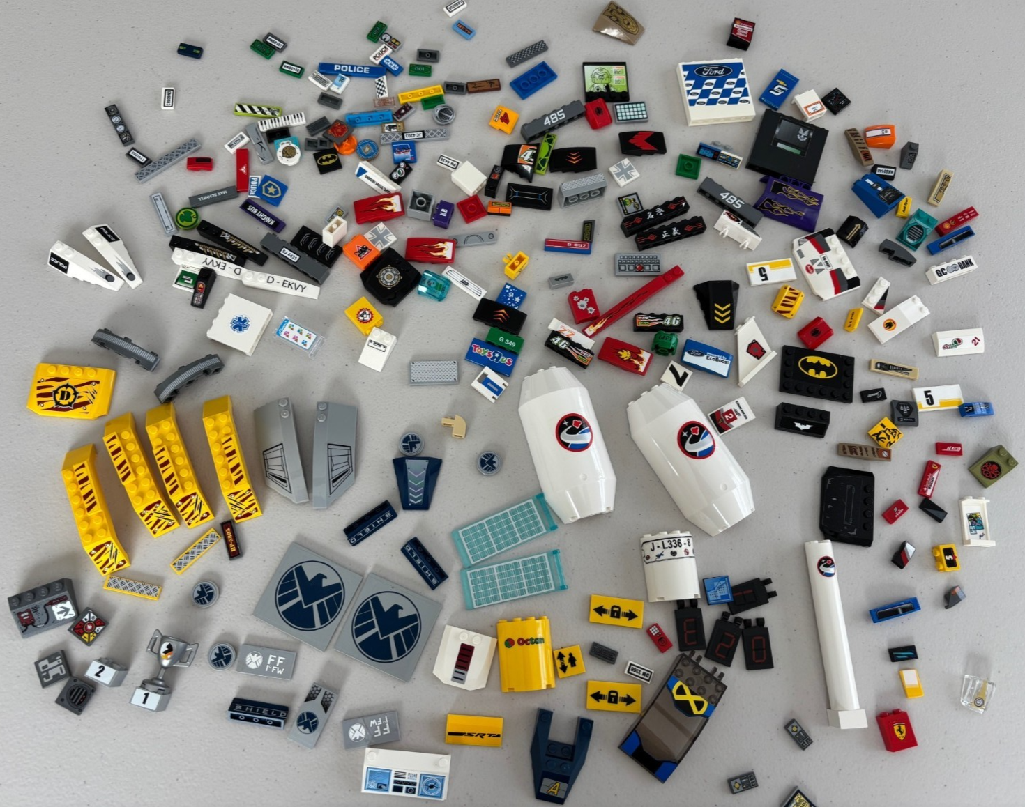 LEGO HUGE LOT of 200 Decorated Stickers Sticker Printed BRICK TILES etc (Lot 15)