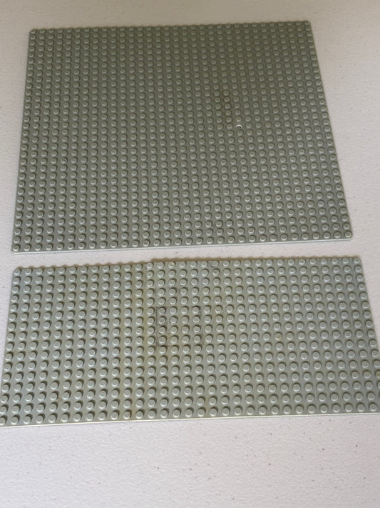 Lego 32 x 32 Baseplate Vintage Old Light Gray 10" x 10" Part 3811 and 16x32